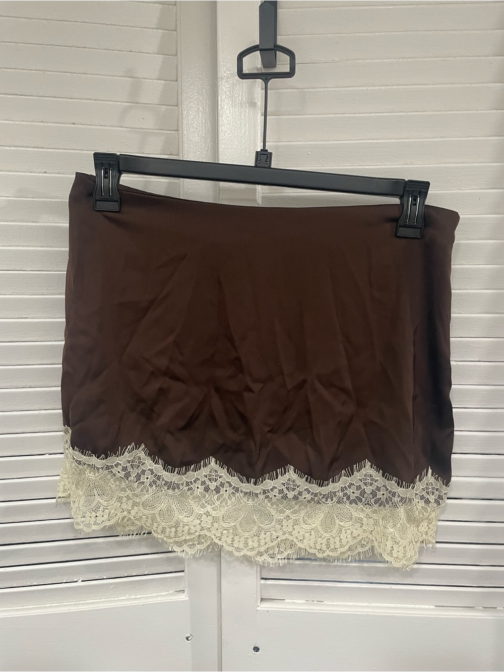 NWOT Missguided Brown Mini Skirt with Cream Lace Hem size large